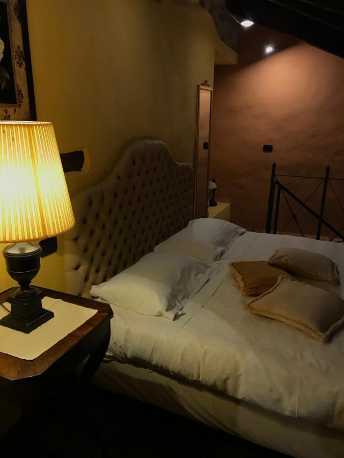 Hotel Dimora I Manichei Monforte dʼAlba Exterior foto