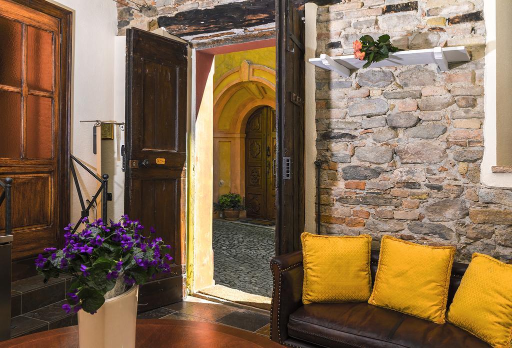 Hotel Dimora I Manichei Monforte dʼAlba Exterior foto