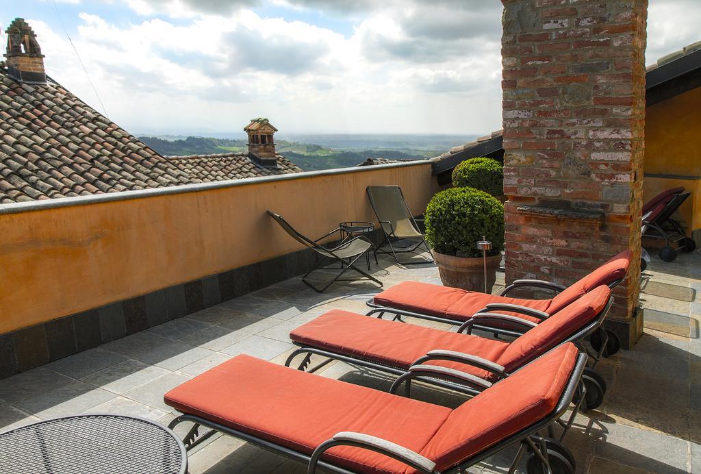 Hotel Dimora I Manichei Monforte dʼAlba Exterior foto